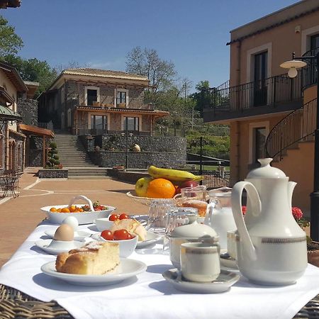 Hostal Antico Borgo Petralia Zafferana Etnea Exterior foto