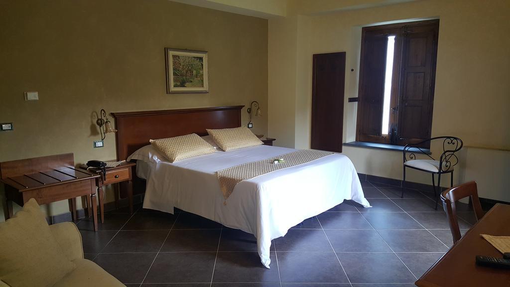 Hostal Antico Borgo Petralia Zafferana Etnea Exterior foto