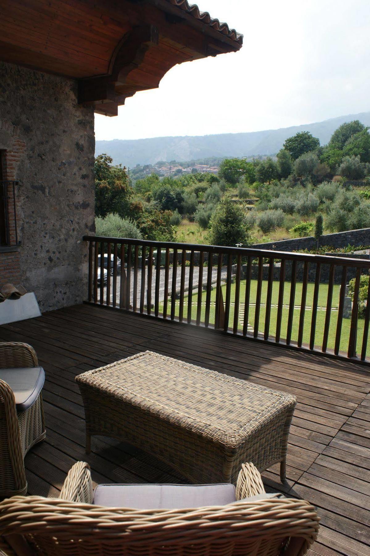 Hostal Antico Borgo Petralia Zafferana Etnea Exterior foto