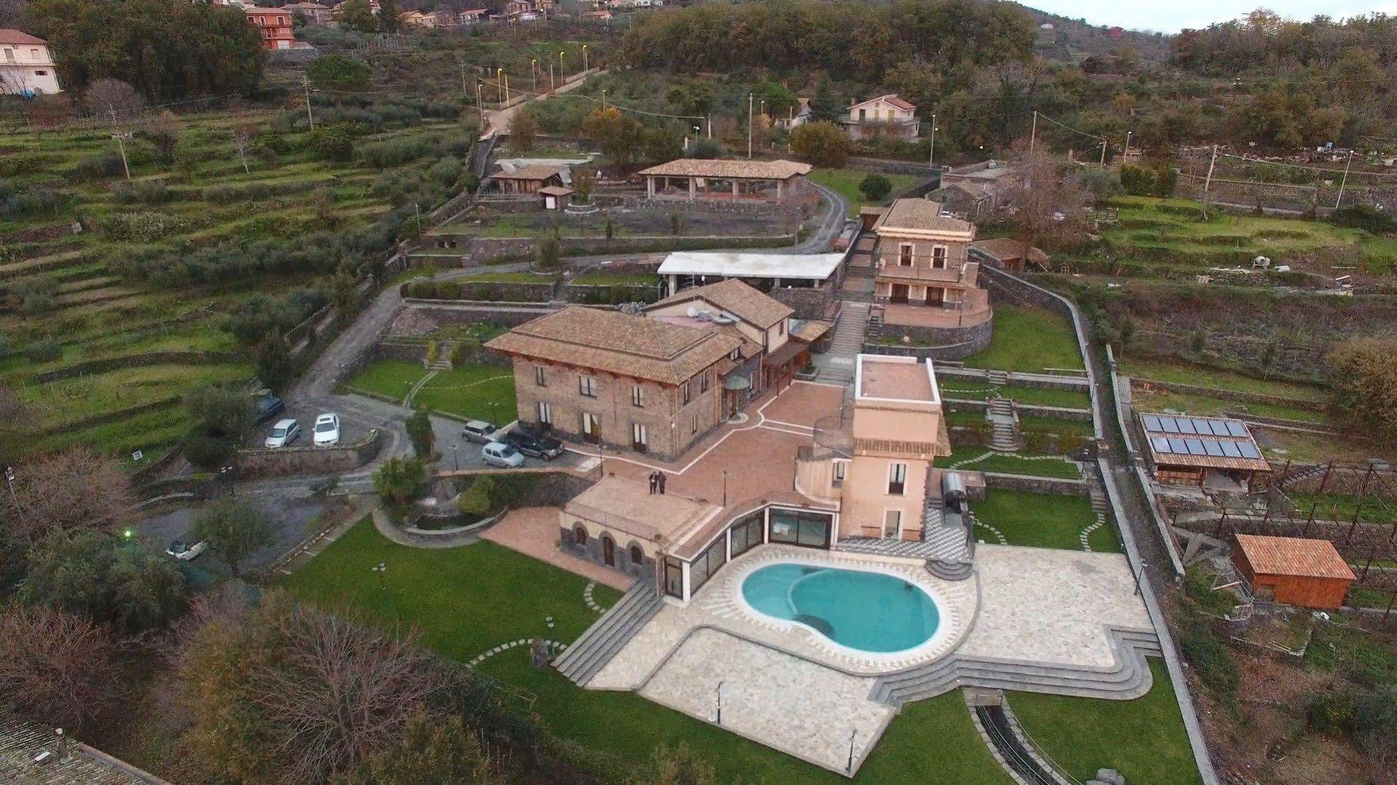 Hostal Antico Borgo Petralia Zafferana Etnea Exterior foto