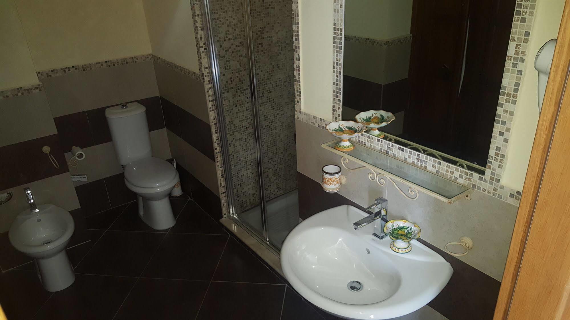 Hostal Antico Borgo Petralia Zafferana Etnea Exterior foto